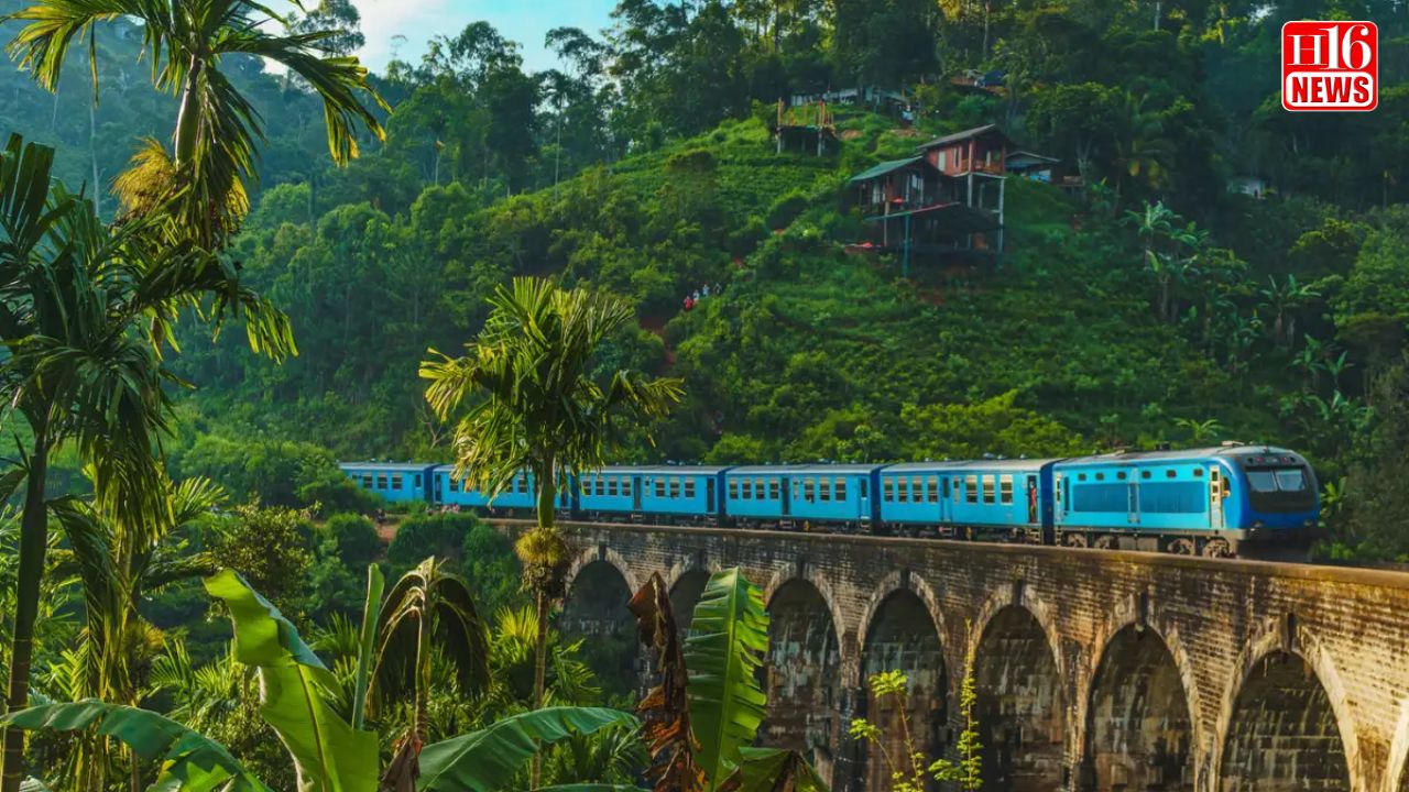 Can You Travel All Over India For Only ₹25 On This Train? Here's All You Need To Know